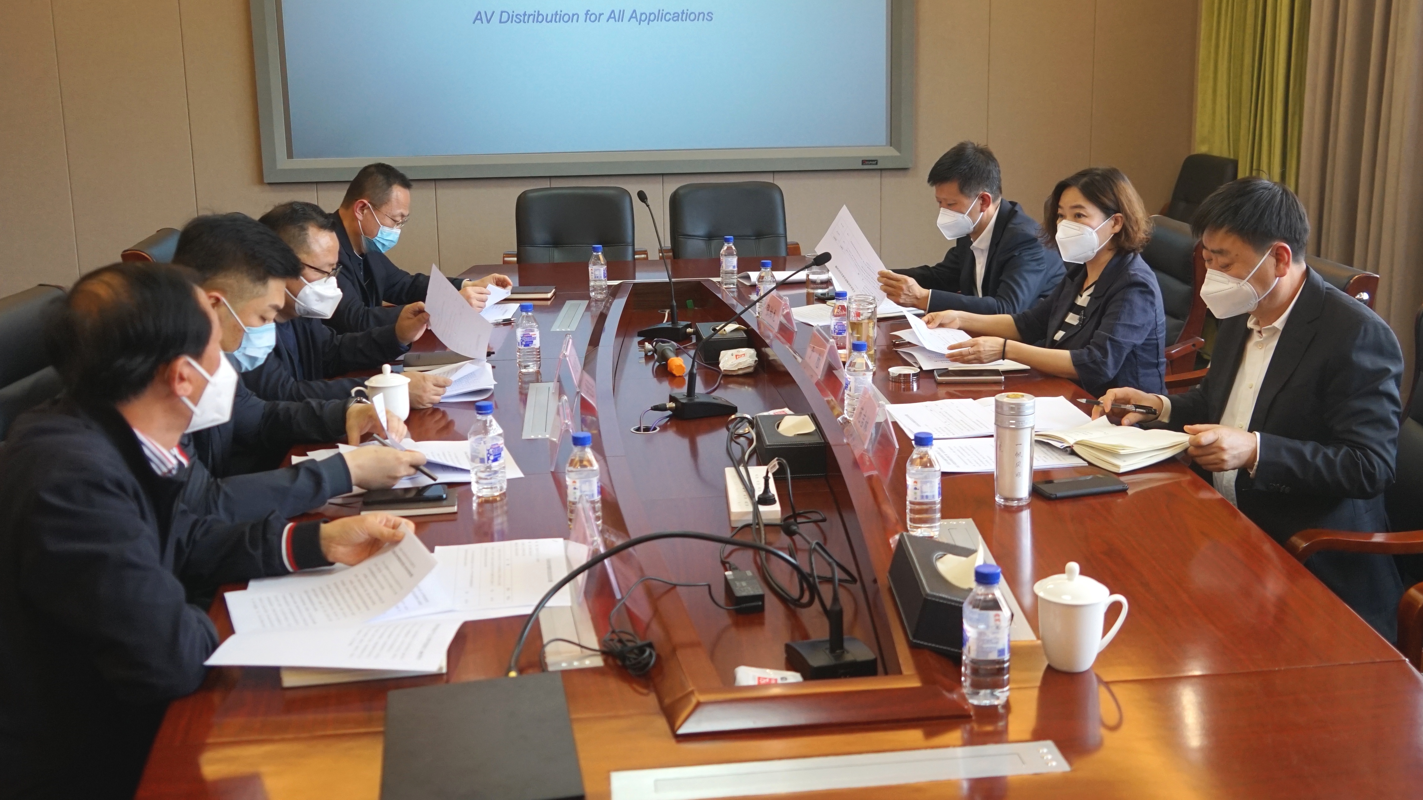 金控集团集聚多元业务优势服务市场主体